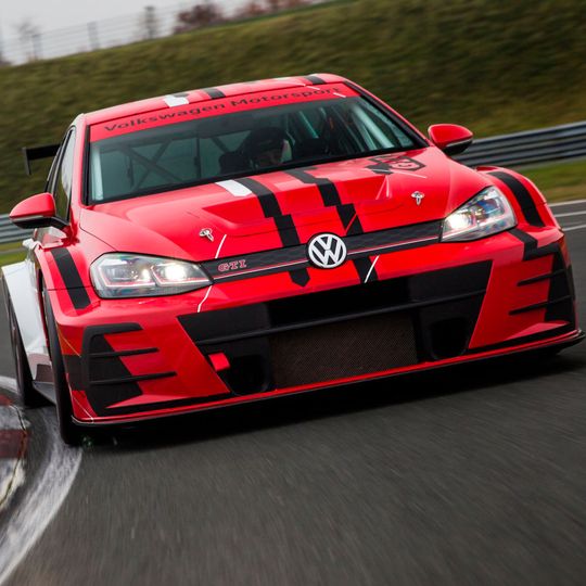 Rund 350 PS hat der VW Golf GTI TCR unter der Haube.(Bild:  VW Motorsport)