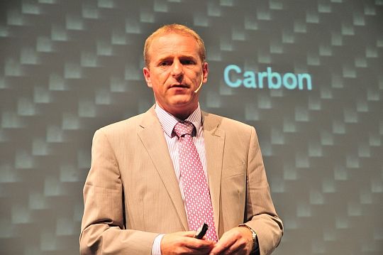 Thorsten Stahlberg von Spies Hecker fasste die Besonderheiten der Kunststoff- und Carbonlackierung zusammen. (Archiv: Vogel Business Media)