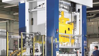 Die 400-Tonnen-Servopresse bietet ähnlich dieser Maschine eine Erhöhung der Ausbringungsleistung und der Werkzeug-Standzeiten. (Foto: Schuler)