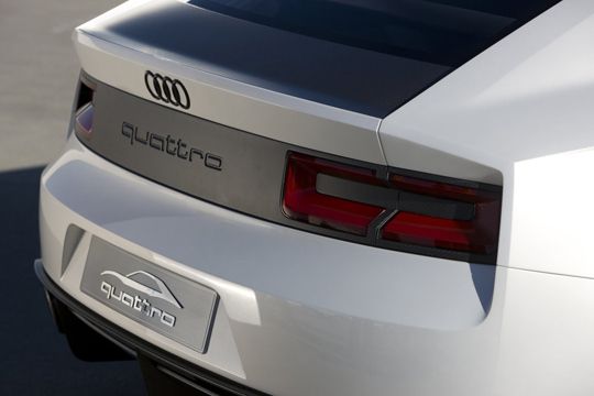 Das Heck mit den LED-Leuchteinheiten zeigt einen völlig neuen Audi-Look. (Archiv: Vogel Business Media)