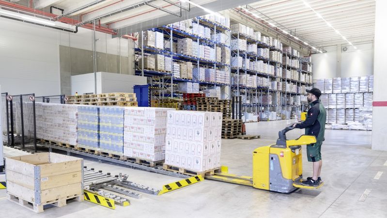 Die VOG AG betreibt ein Logistik-Infrastrukturnetz mit zwölf eingebundenen Tochtergesellschaften. Bild: SSI Schäfer(Bild:  SSI Schäfer)