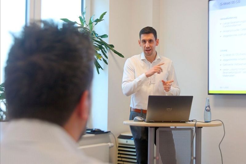 Zahlreiche interessante Vorträge vermittelten praktisches Zerspanungswissen für die tägliche Arbeit. (Bild: Maschinenmarkt/rw)