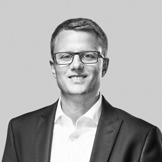 Florian Warring, Florian Warring, Experte für Einkauf und Supply Chain Management bei FTI-Andersch: „Trotz der harschen wirtschaftlichen Einschränkungen hat eine Mehrheit auch aus persönlicher Überzeugung die Kontakte zu russischen Unternehmen abgebrochen.“(Bild:  FTI-Andersch)