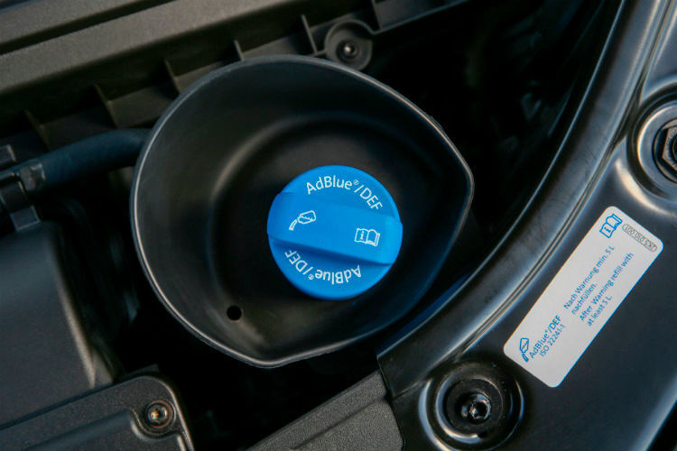 Der Einfüllstutzen für das AdBlue bei den Dieselvarianten. (VW)