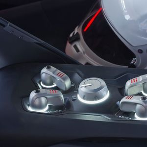 (Hyundai)