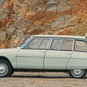 Der 1964 vorgestellte Kombi bot nicht nur mehr Stauraum, er vermied quasi auch das gewöhungsbedürftige gewölbte Heckfenster, an dem sich doch einige störten.(Bild:  Archives Terre Blanche/Photononstop)