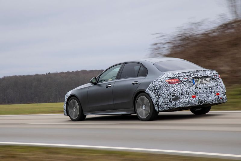 Los geht es mit einem 170 PS starken C180, dem C200 mit 204 PS oder dem C300 (258 PS) bei den Benzinern. (Bild: Mercedes-Benz)