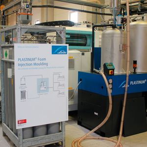 Linde und Wirth Werkzeugbau GmbH kooperieren für eine effektivere Art des physikalischen Schäumens. Hier die Anlage für das von Linde entwickelte Verfahren „Plastinum Foam Injection Moulding“.