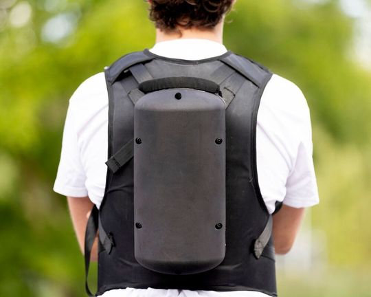 Etwa sechs Kilogram wiegt der Rucksack aktuell.(Bild:  TU Delft)