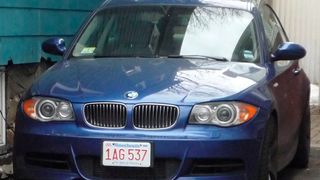 In den USA müssen unter anderem zahlreiche 1er aufgrund eines bekannten Problems erneut in die Vertragswerkstätten. (BMW 1-Series / Jason Lawrence / CC BY-SA 2.0)
