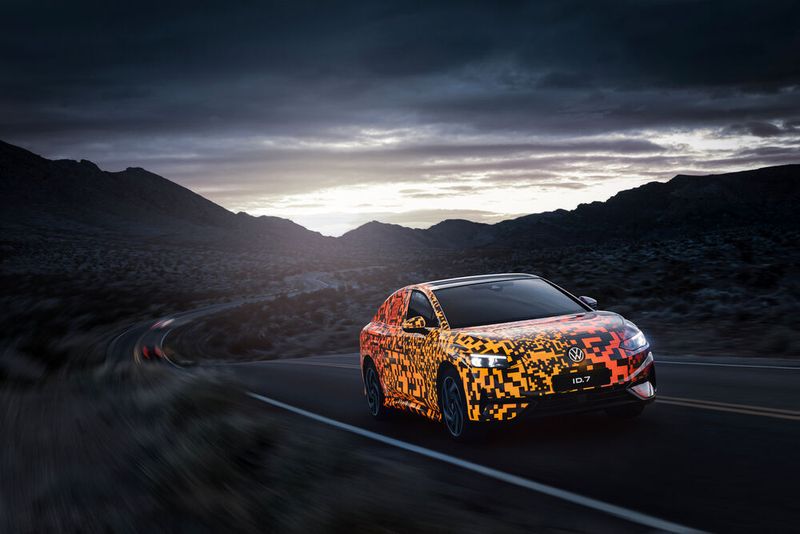 VW schickt in der zweiten Hälfte 2023 den ID.7 ins Rennen. Auf der CES gab es eine Preview.