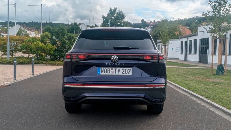 Dieses Exemplar des VW Tayron ist ein Diesel. Doch das legendäre Kürzel „TDI“ steht nicht mehr drauf – so weit ist es schon.(Bild:   Mauritz – VCG)