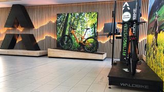 Der Waldbike-Flagship-Store in der Calwer Filiale des Autohauses Weeber (Bild: Waldbike)