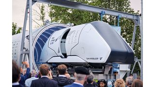 Das Vorbild: Am 27. Juli 2023 waren Hyperloop-Teststrecke und -Kapsel der Öffentlichkeit vorgestellt worden. (Bild: TUM Hyperloop)