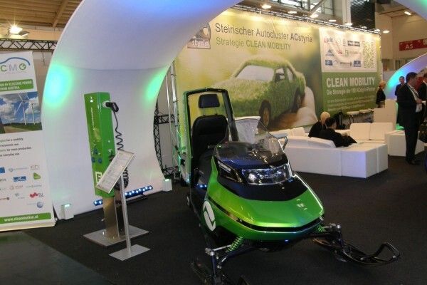 Ein Motorschlitten am Stand des Steirischen Autoclusters ACstyria (Bild: Thomas Kuther)