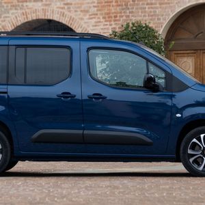 Den E-Doblò treibt ein 100 kW/136 PS starker Elektromotor an.(Bild:  Fiat)