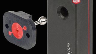 Euchner ergänzt sein Produktprogramm um die kompakte transpondercodierte Türzuhaltung CTM - speziell für den Einsatz an kleinen und leichten Türen und Klappen. (Euchner)