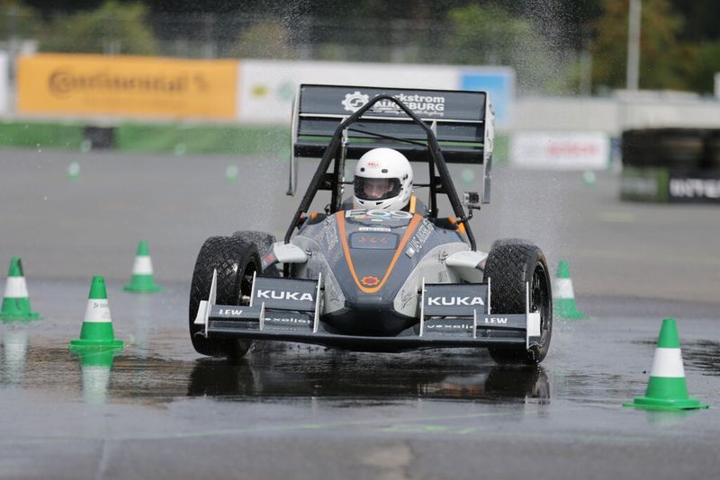 Bereits seit 10 Jahren kämpfen Studententeams aus aller Welt am Hockenheimring bei Formula Student Germany mit ihren selbstkonstruierten Rennboliden um den Sieg. (Formula Student Germany/ Hirvonen)