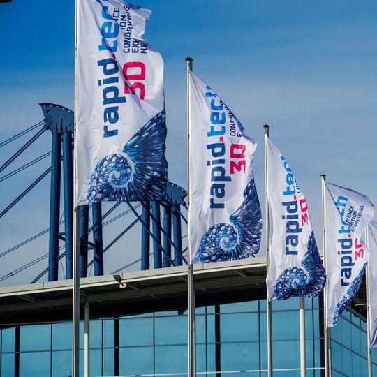 Das Fachforum Chemie & Verfahrenstechnik ist erstmals Teil des Rapid Tech 3D-Fachkongresses. Das Fachforum Chemie & Verfahrenstechnik ist erstmals Teil des Rapid Tech 3D-Fachkongresses.