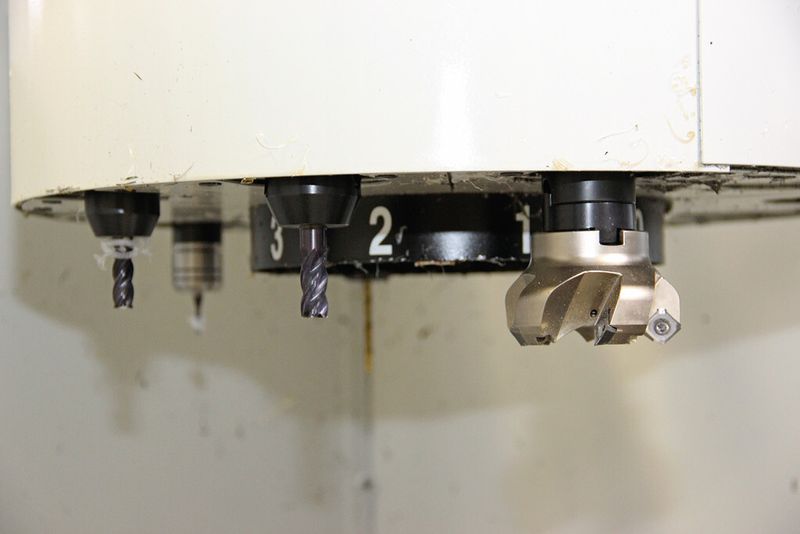 Die Super-Mini-Mill verfügt über einen Zehnfach-Werkzeugwechsler, der dem Forscherteam für 99 % aller Fälle ausreicht. (Bild: Sonnenberg)