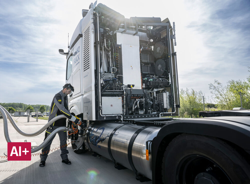 Daimler Truck Testet Brennstoffzellen Lkw Mit Fl ssigem Wasserstoff