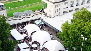 Feier zum 30-jährigen Jubiläum auf der Galopprennbahn in Dortmund (Bild: Utek)