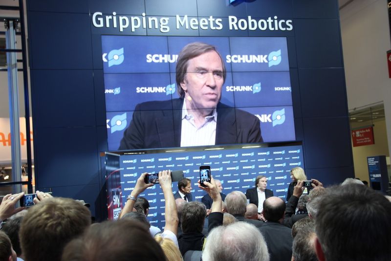 Schunk-WM-Talk mit Jens Lehmann, Rudi Völler und Günter Netzer (v.l.) auf der Automatica 2014. (Bild: Kroh)