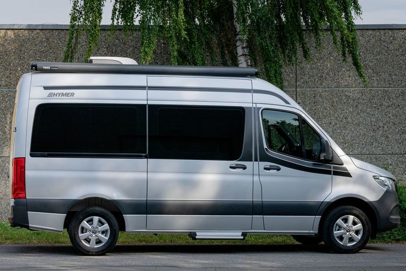 Der Duo-Car-S ist eine vollständige Neuentwicklung und ist für das flexible Reisen zu zweit konzipiert. (Hymer)