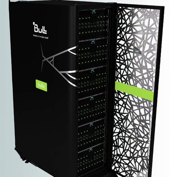 Die Vorderseite eines Bullx-Server-Racks (Bild: Bull)
