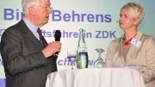 Robert Rademacher und Birgit Behrens informierten zu Beginn des Kongresses über die erfreuliche Entwicklung bei den Ausbildungszahlen im Deutschen Kfz-Gewerbe. (Archiv: Vogel Business Media)