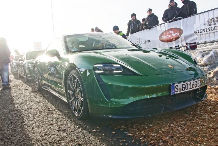 Porsche nutzte, verständlicherweise, die Veranstaltung auch zur Präsentation aktueller Modelle. (Bild: Matthias Knödler)