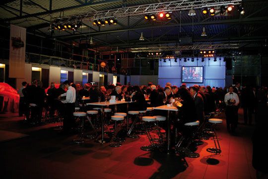 Abendveranstaltung in der Mercedes-Benz-Niederlassung Aachen (Archiv: Vogel Business Media)