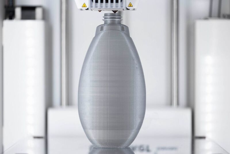 Das Bild zeigt eine 3D-gedruckte Shampoo-Flasche von L'Oreal. (L'Oreal/Ultimaker)