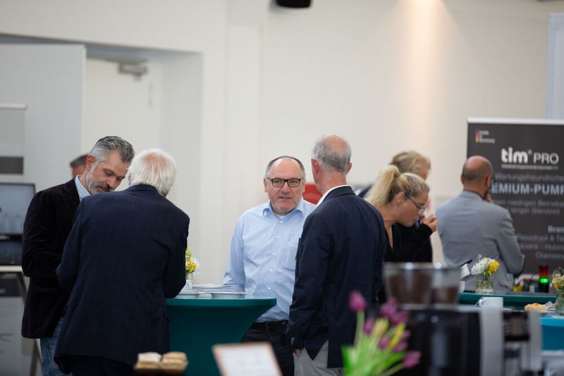 Ganz oben auf der Agenda - nicht erst seit dem russischen Überfall auf die Ukraine - das Thema Energie: Pumpen sind für 10-20 Prozent des globalen Strombedarfs verantworlich, sagen Experten. (Bild: Oxana Gruber Photography)