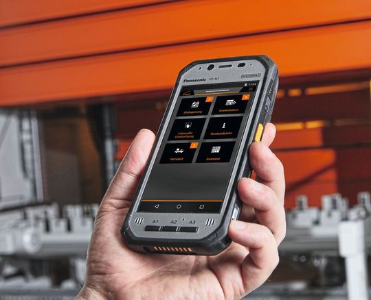 In der „SmartSolutions Corner“ am Kasto-Stand lässt sich Digitalisierung im Lager live erleben.(Bild:  Kasto)