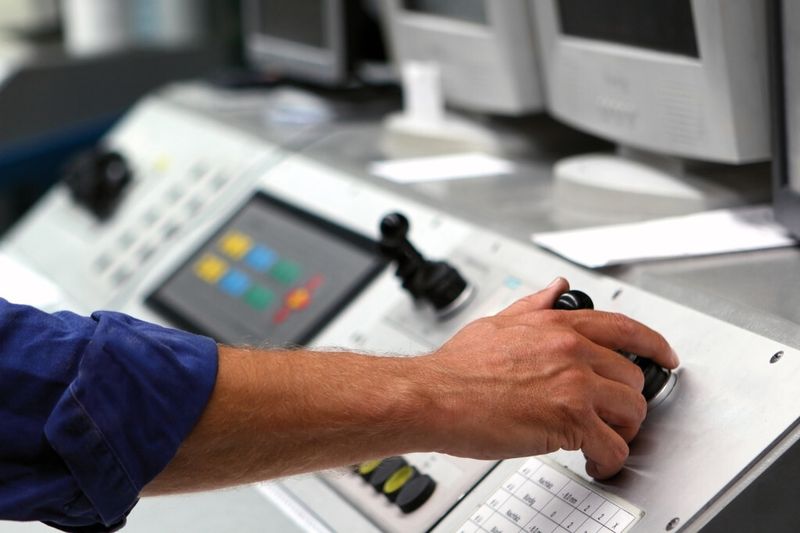 Intuitive Ansteuerung mit Joysticks von Megatron unterstützt Anwendungen in der Industrie oder der Sicherheitstechnik. (Bild: Megatron)