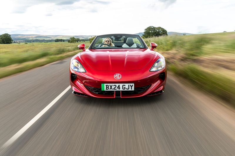 Für die Front muss sich kein Freund italienischer Automode schämen. (Bild: MG Motor)