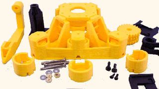 Wassertest-Mikroskop aus dem 3-D-Drucker: Mit dem OpenFlexure möchte Waterscope, eine Ausgründung von fünf Wissenschaftlern der Cambridge University, für sichereres Trinkwasser in Entwicklungsländern sorgen. Eine Betaversion des Open-Source-Projektes wird derzeit von der Nonprofit-Organisation Oxfam getestet. (Bild: WaterScope) (WaterScope)