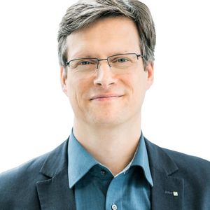 „Mir liegt unser Südwesten sehr am Herzen. Denn hier finden sich die bedeutendsten Medizintechnikhersteller Deutschlands. Insofern ist das Messeangebot mit der Medtec Europe in Stuttgart und der neuen Messe MT-Connect in Nürnberg für mich produktiver Wettbewerb“, Dr. Urs Schneider, Leiter Medizin- und Bioproduktionstechnik am Fraunhofer IPA.