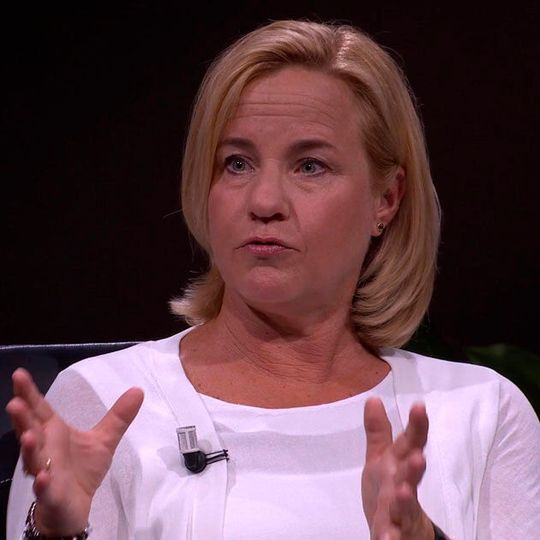 Mercedes-Vertriebschefin Britta Seeger will nach dem Verkauf auch das Aftersales-Geschäft stärker digitalisieren und den Kunden mehr Buchungsmöglichkeiten geben. Mercedes-Vertriebschefin Britta Seeger will nach dem Verkauf auch das Aftersales-Geschäft stärker digitalisieren und den Kunden mehr Buchungsmöglichkeiten geben.