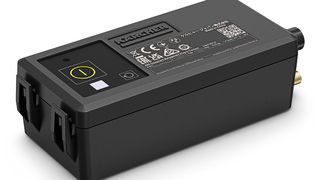 Kärchers Plug-in Connect Module lässt sich einfach an batteriebetriebenen Reinigungsmaschinen dieses Anbieters anbringen. Einsatzzeit und Standort der jeweilien Maschine werden so transparent. (Bild: Kärcher)