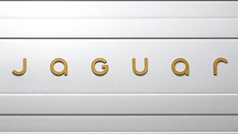Jaguar erfindet sich neu – unter anderem mit einem deutlich veränderten Schriftzug. (Bild: Jaguar)