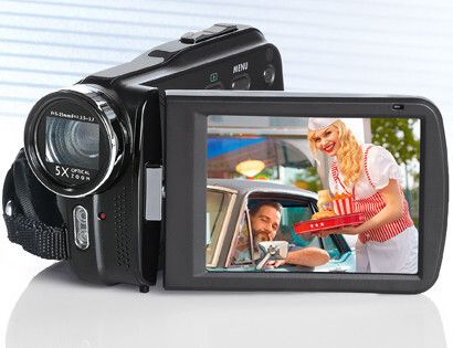Der Maginon-DV-Z5HD-Camcorder hat einen ausklappbaren, drei Zoll großen Touchscreen. (Bild: Aldi Süd)