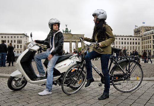 Das Auto als Statussymbol hat ausgedient - mancherorts ist ein Zweirad viel „cooler“. (Archiv: Vogel Business Media)