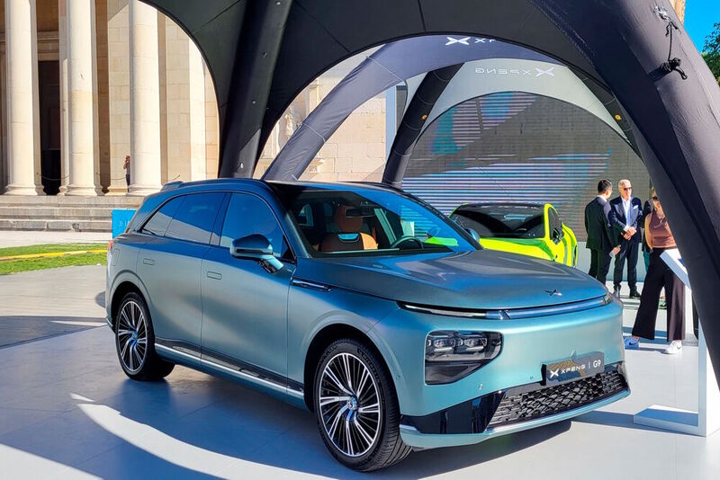 XPeng zeigte sich auch auf der IAA in München mit Fahrzeugen für Europa. Im Heimatland forciert die Marke neben anderen Herstellern das autonome Fahren. 