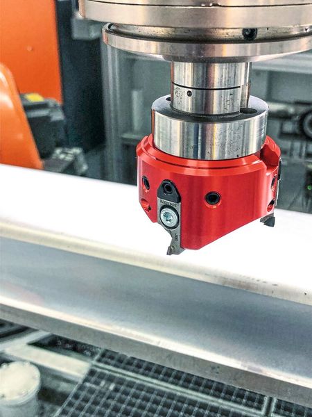 Der Fly Cutter mit PKD-bestückten Fräseinsätzen wurde gezielt für labile Bearbeitungen und kleine Schnittstellen entwickelt.  (Bild: Mapal)