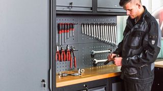 Ein Werkzeugaufbewahrungssystem spart wertvolle Arbeitszeit, denn auch seltener benötigtes Werkzeug ist so stets an der selben Stelle zu finden. (Vigor)