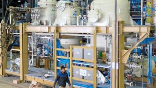 Zusammenbau der Filteranlagen im Iran (BHS-Sonthofen)