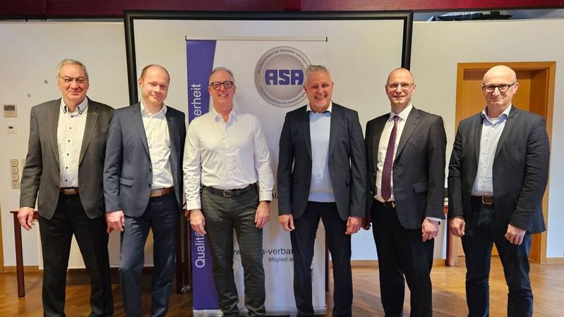Der ASA vertritt knapp 100 Unternehmen aus dem Bereich Werkstattausrüstung. Einmal jährlich informieren der Verband und seine Fachbereichsleiter über aktuelle Entwicklungen des Markts.(Bild:  ASA)