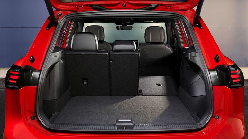Mit einem Plus von 33 Litern steigt das Kofferraum-Volumen hinter den Rücksitzen auf 648 Liter. (Bild: VW)